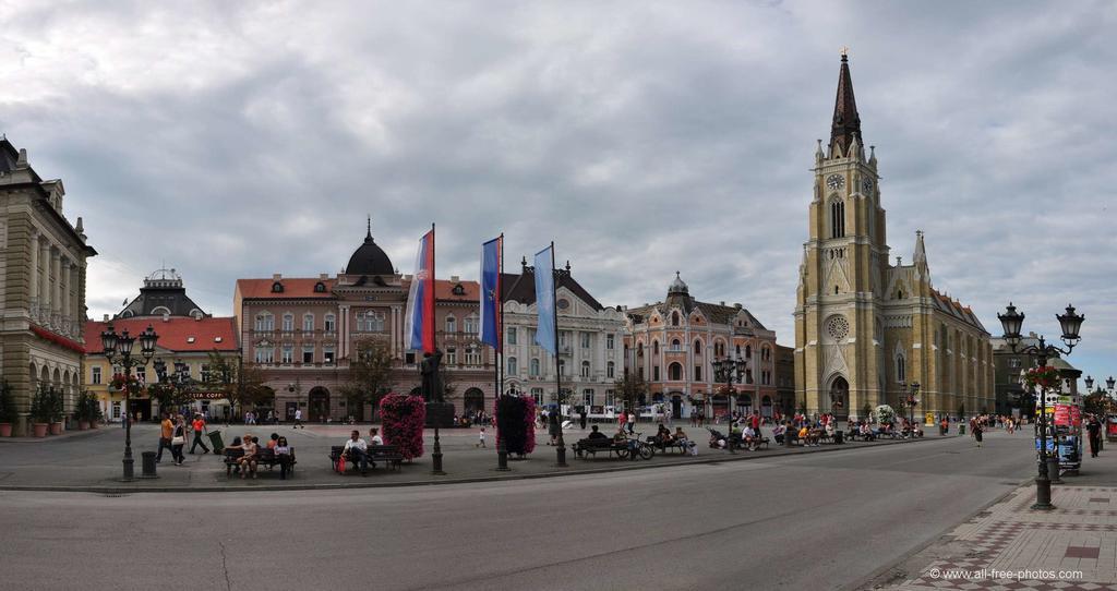 Family Top Rooms Bela Lada Sobe Novi Sad Buitenkant foto